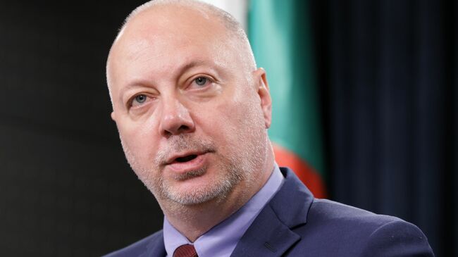 PM Zhelyazkov, Central Bank Governor Radev Sign Position Backing Euro Adoption by 2026