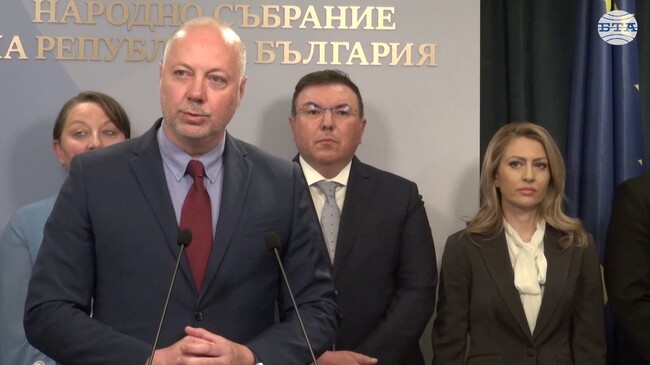 Позиция в подкрепа на въвеждането на еврото от 1 януари 2026 г. са подписали премиерът Росен Желязков и управителят на БНБ Димитър Радев