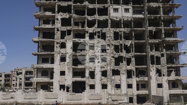 Взрив в джамия в Сирия уби трима души, съобщиха местните власти и държавни медии