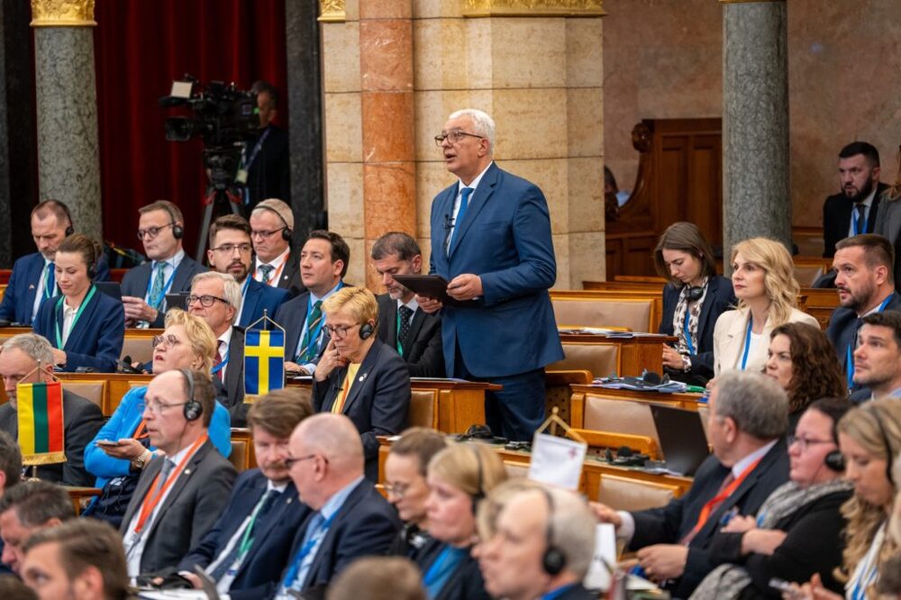 МИНА: Целта на Черна гора е да се присъедини към семейството на ЕС с високо вдигната глава, каза председателят на черногорския парламент