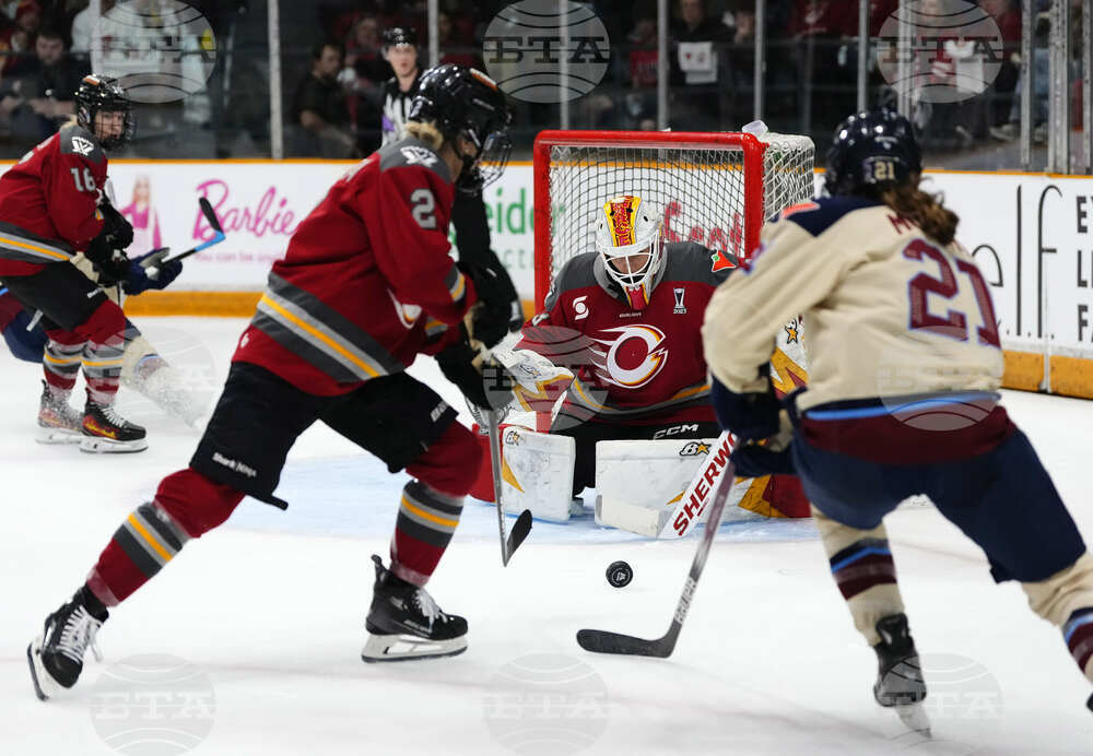 PWHL Victoire Charge Hockey