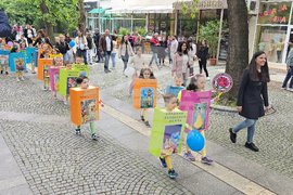 Сливен - Национален фестивал на детската книга - карнавално шествие