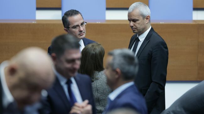 Vazrazhdane Leader Calls for Massive Protest in Sofia, Accuses Parliament Chair of Constitutional Overreach