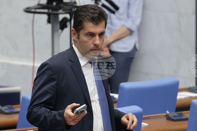 Общинският съвет е на Борисов и Пеевски, държавата е тяхна и всички софиянци плащаме цената, каза Кирил Петков относно стачката в автотранспорта