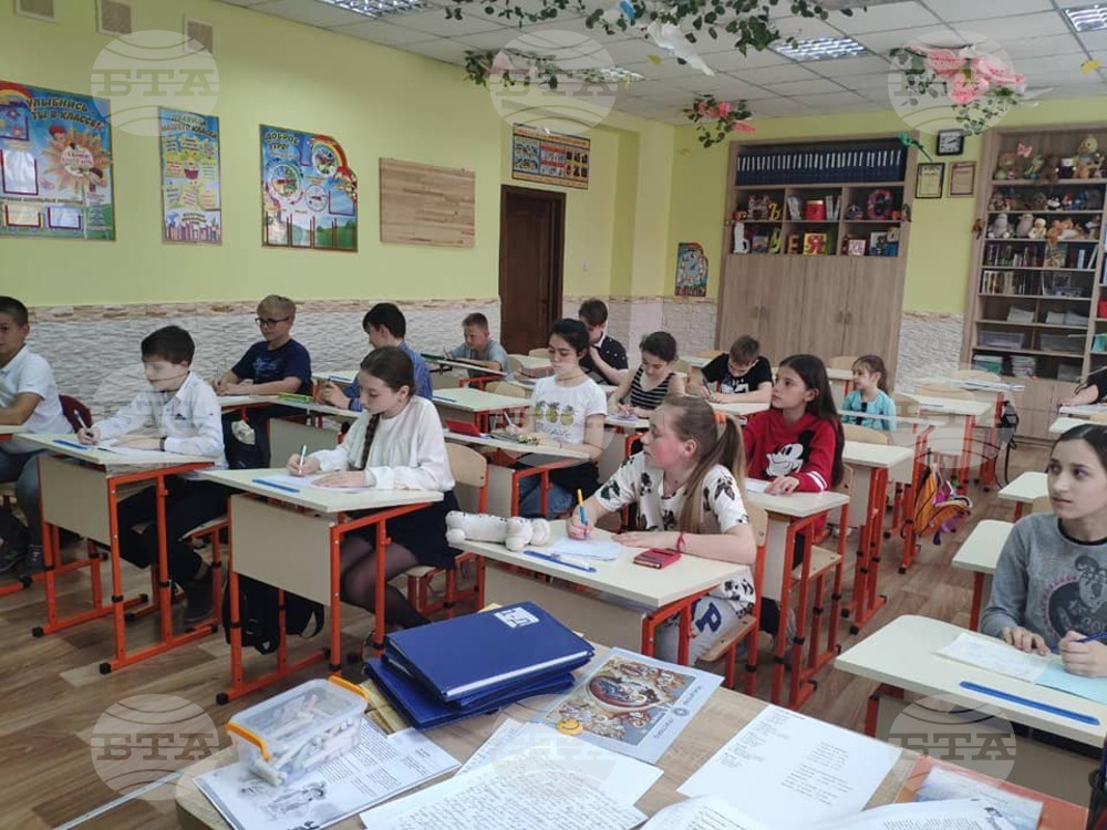 Ученици от център „Медиа“ в Украйна тестваха знанията си със задачи от Министерството на образованието и науката на България