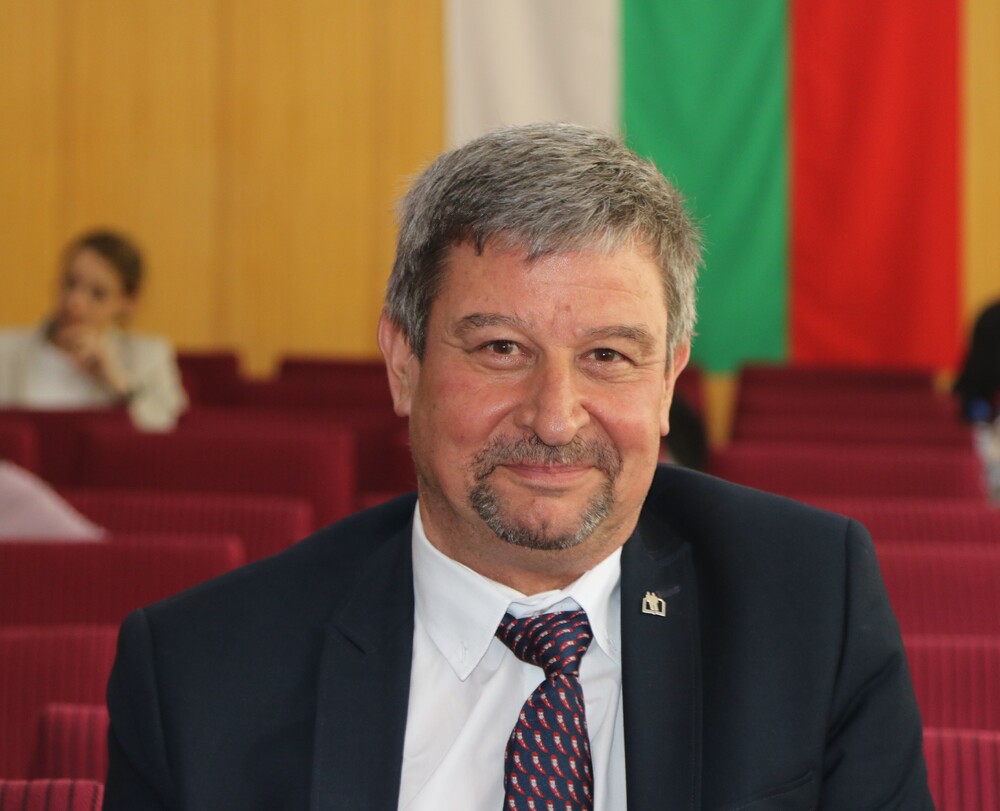 Синдикатът "Образование" подкрепя въвеждането на учебния предмет "Добродетели и религия" в образователната система от първи клас