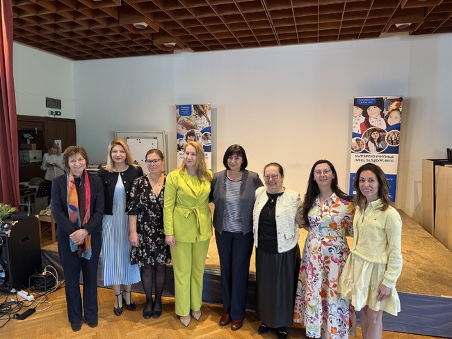 Част от екипа на училище „Св. св. Кирил и Методий” във Виена гостува на 20-годишнината на училище „Дунав“