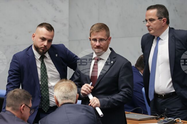 България плаща по над 11 млн. лв. годишно за членството си в международни неправителствени организации, заяви Димо Дренчев от "Възраждане"