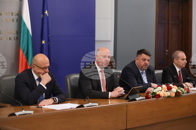 Дейностите по Националния план за въвеждането на еврото се изпълняват, не са идентифицирани проблеми, каза премиерът Росен Желязков