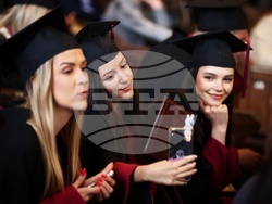 Софийския университет „Свети Климент Охридски“  - дипломи - връчване