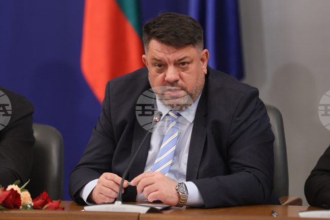 В първите 100 дни на правителството защитата на най-уязвимите се наложи като важна политика за намаляване на неравенствата, каза Атанас Зафиров