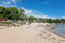 Плаж „Къмпинг Черноморец“ - подготовка - син флаг