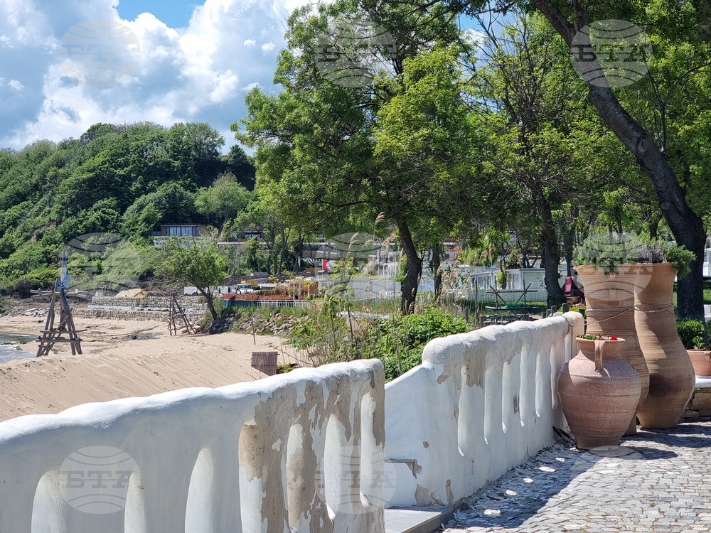 Плаж „Къмпинг Черноморец“ - подготовка - син флаг