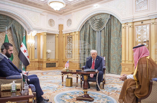 САЩ свалиха санкциите срещу Сирия само пет месеца след отстраняването на Башар Асад