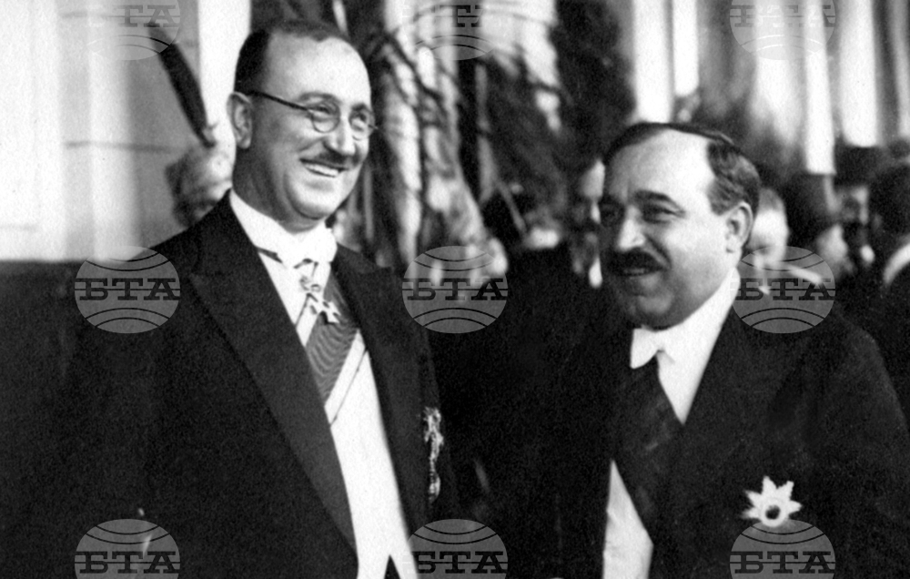 На 19 май 1934 г. дейци на офицерската организация „Военен съюз“ и политическия кръг „Звено“ на Кимон Георгиев извършват военен преврат