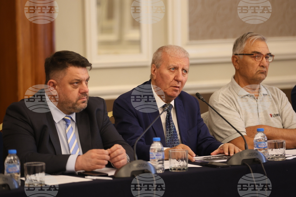 Не е едно и също дали една страна ще се включи към еврозоната достатъчно добре подготвена или съществено изоставаща, коментира проф. Гарабед Минасян на дискусия в София