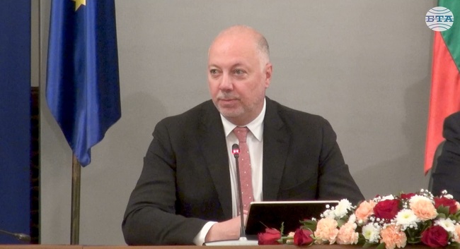 Управленската програма на правителството включва 100 приоритета и се очаква да бъдат постигнати 257 цели, заяви премиерът