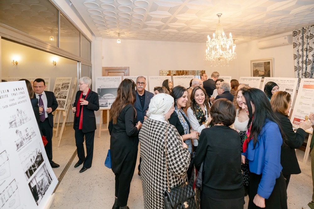 Изложба за приноса на българските архитекти и строители към съвременния архитектурен облик на Тунис бе открита в Посолството ни там