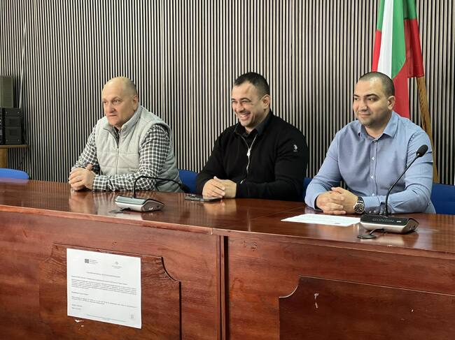 Приключиха дейностите по подмяна на осветление в 40 населени места в община Омуртаг 