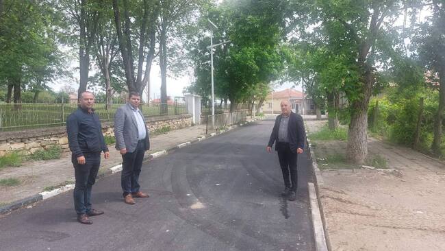 Три улици в село Трескавец са новоасфалтирани по проект на Община Антоново