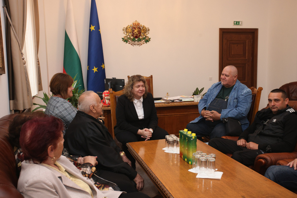 Липсата на работни места и затруднения достъп до здравни услуги обсъдиха Наталия Киселова и общественици от община Хайредин