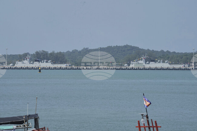 Два китайски военни кораба пристигнаха в Камбоджа на приятелско посещение