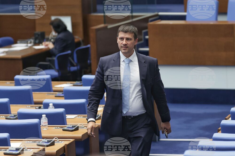 "Величие“ поиска в декларация управляващите да увеличат с 50% заплатите на всички държавни служители 