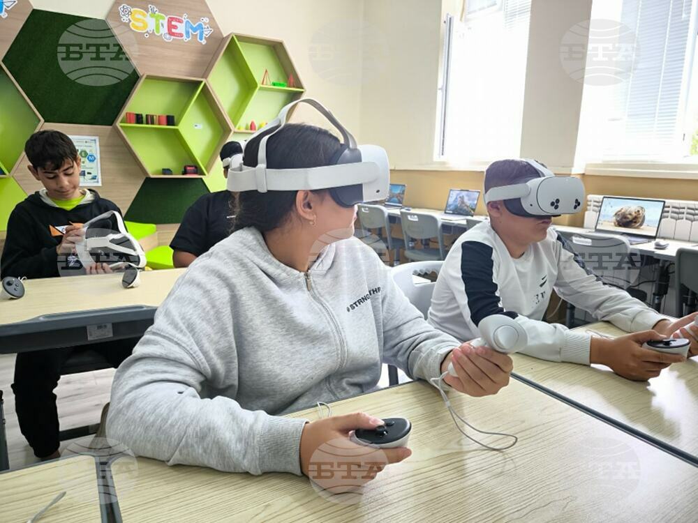 Два нови STEM кабинета с европейско финансиране бяха открити в ОУ "Филип Тотю" в павликенското село Върбовка