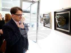 Вежди Рашидов - изложба