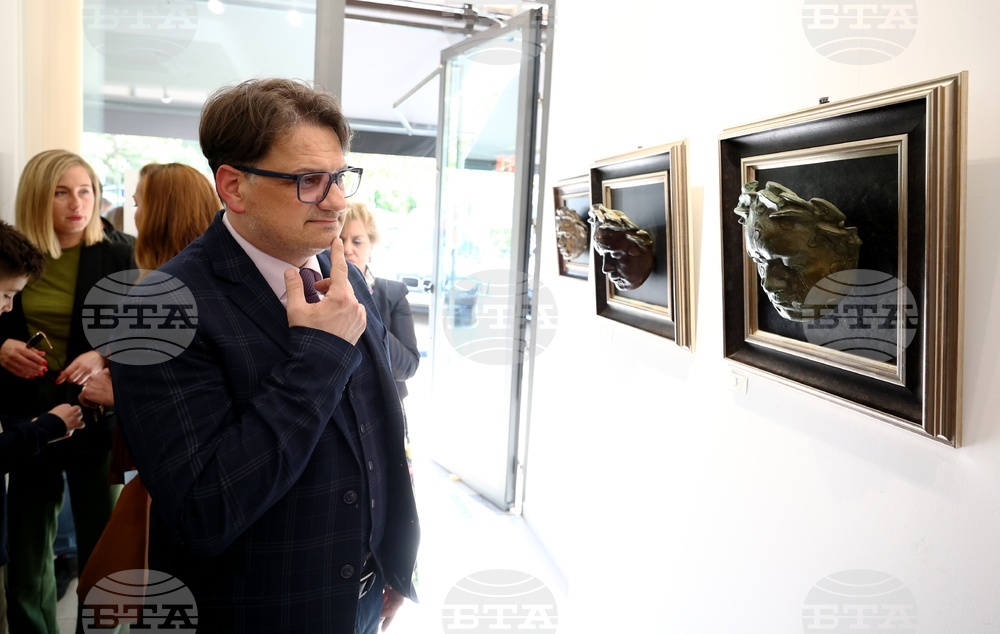 Министърът на културата Мариан Бачев за експозицията „Бетовен – маски“ на Вежди Рашидов: Изкуството говори повече от всички думи