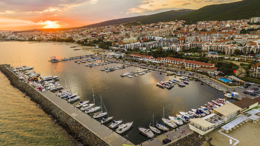 Барелеф на румънския поет Михай Еминеску ще бъде открит в Свети Влас