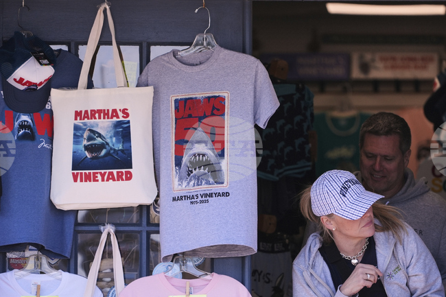 Половин век от премиерата на „Челюсти“ – филмът, който едва не завлича кариерата на Спилбърг към дъното