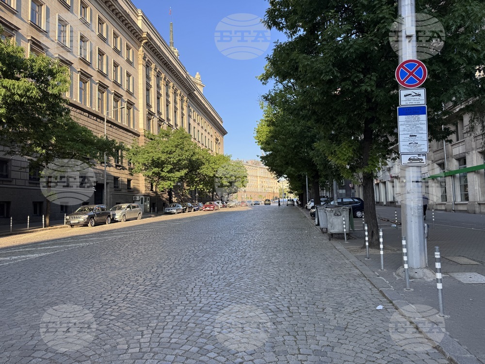 Наземният транспорт в София продължава да е в стачка и днес, метрото се движи