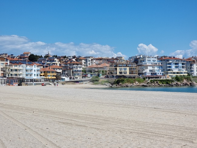 Blue Flag Award: Harmanite Beach Among Most Visited in Sozopol