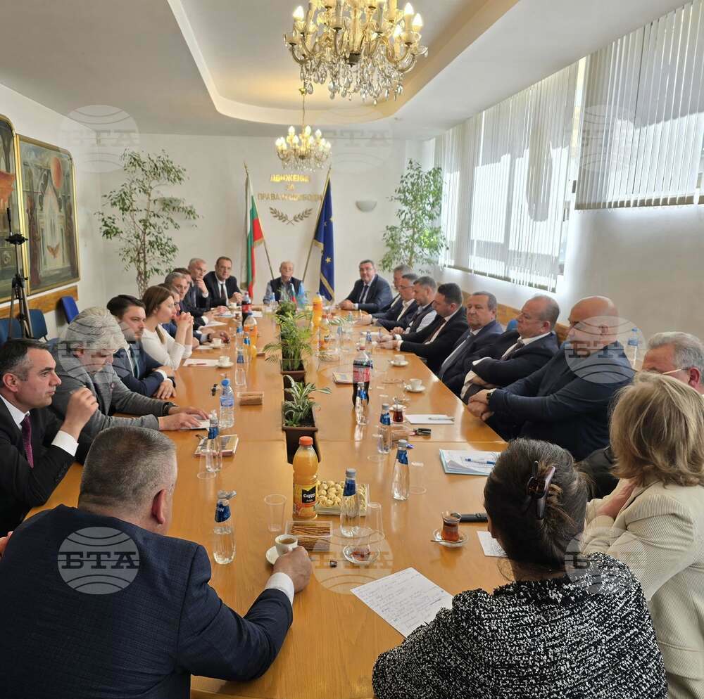 DRF Central Operative Bureau, Parliamentary Group Hold Meeting