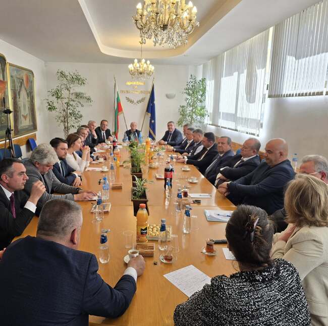 DRF Central Operative Bureau, Parliamentary Group Hold Meeting