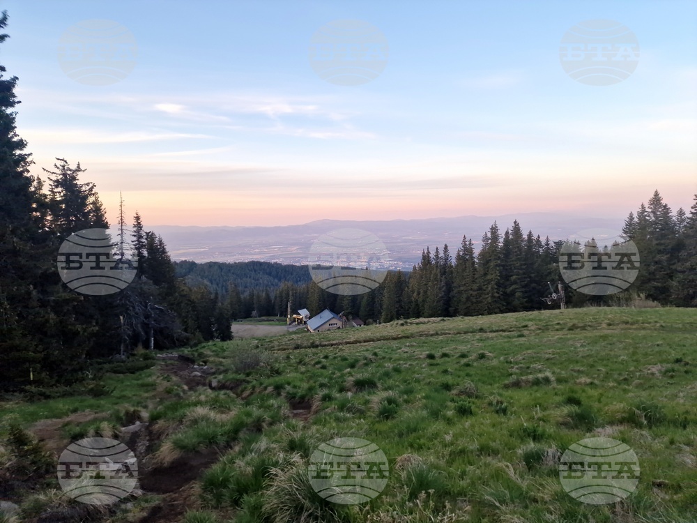 Bulgarian Tourist Union Organizes Hike to Mt. Cherni Vrah to Celebrate 130 Years of Organized Tourism in Bulgaria