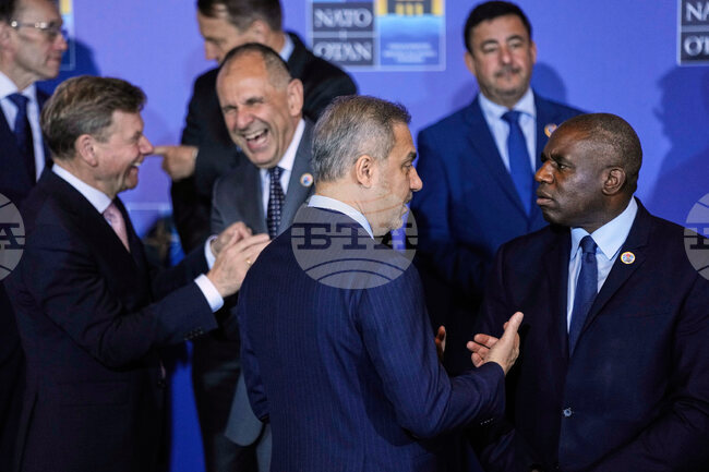 Турският външен министър обсъди с британския си колега стъпки за прекратяване на войната в Украйна