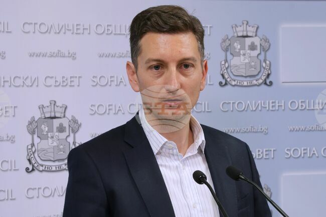 Сметопочистването в София няма да спре, заяви зам.-кметът на Столична община Иван Василев