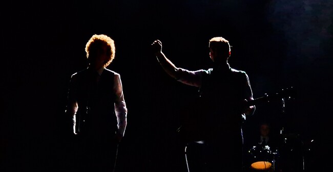 The Simon & Garfunkel Story връща духа на легендарното дуо