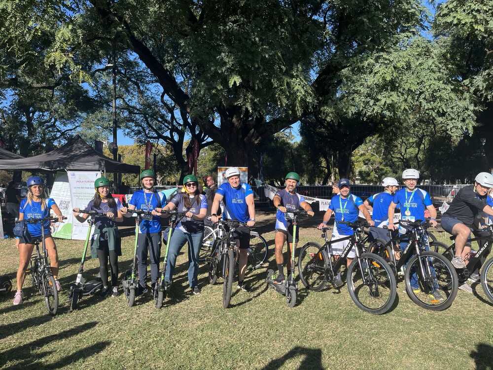 Посланикът на България в Аржентина Стоян Михайлов все участие в маратон, посветен на Деня на Европа