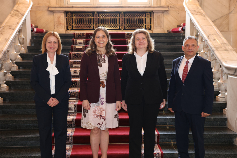 Възможностите за засилване на двустранното сътрудничество между България и Дания и в рамките на ЕС обсъдиха председателят на парламента Наталия Киселова и министърът по европейските въпроси на Дания Мари Биер