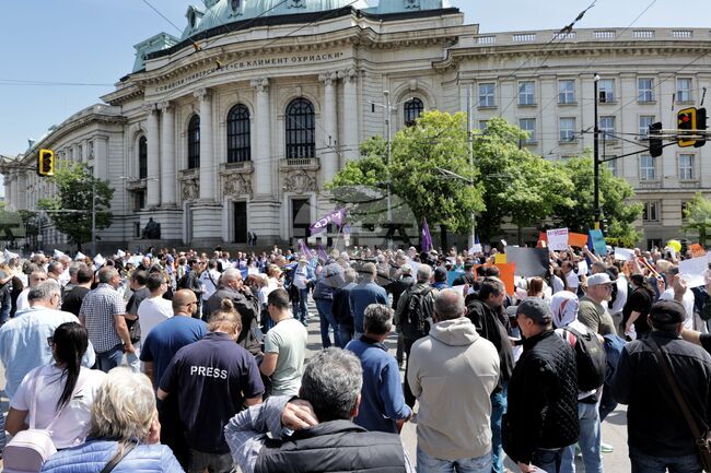 Public-Service Media Staffers, including BTA's, Protest for Pay Rise by at Least 15% 