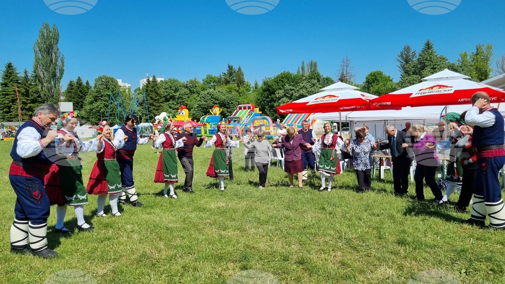 Търговище - златни младоженци - церемония