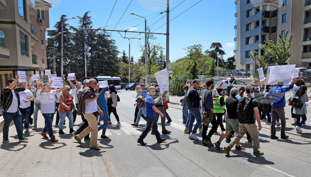Варна - протест на работещи в БТА, БНТ и БНР