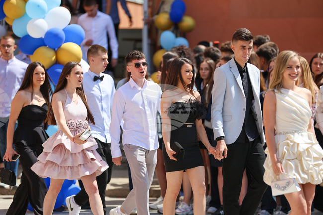 Благоевград - Природо - математическа гимназия - зрелостници - изпращане