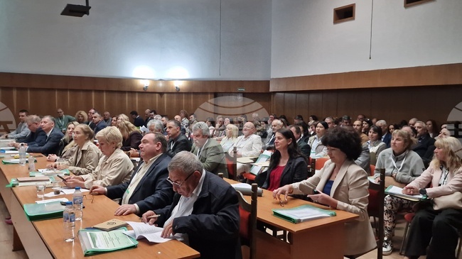 Общо 242 научни материала са подадени за участие в международната научна конференция "Еко маунтин 2025", която беше открита в Троян