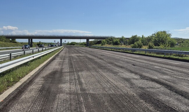 Две верижни катастрофи с материални щети са станали на 95 км и 97 км на автомагистрала "Тракия" 