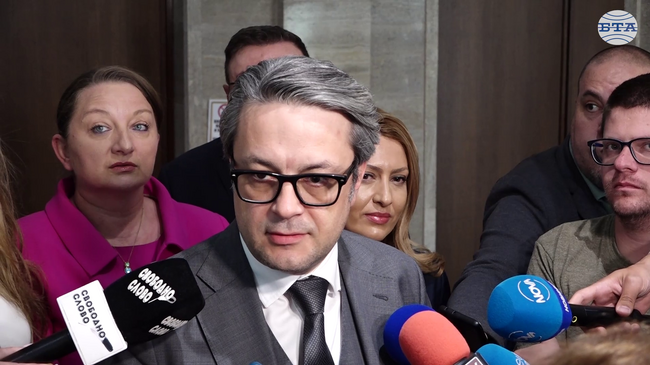 Кметът на София да влезе във функциите си и да спре да се оправдава, каза Тома Биков от ГЕРБ-СДС