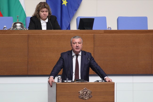 Драгомир Стойнев: Неизгодният договор с „Боташ“ е резултат от 4-годишното политическо безвремие на служебните кабинети